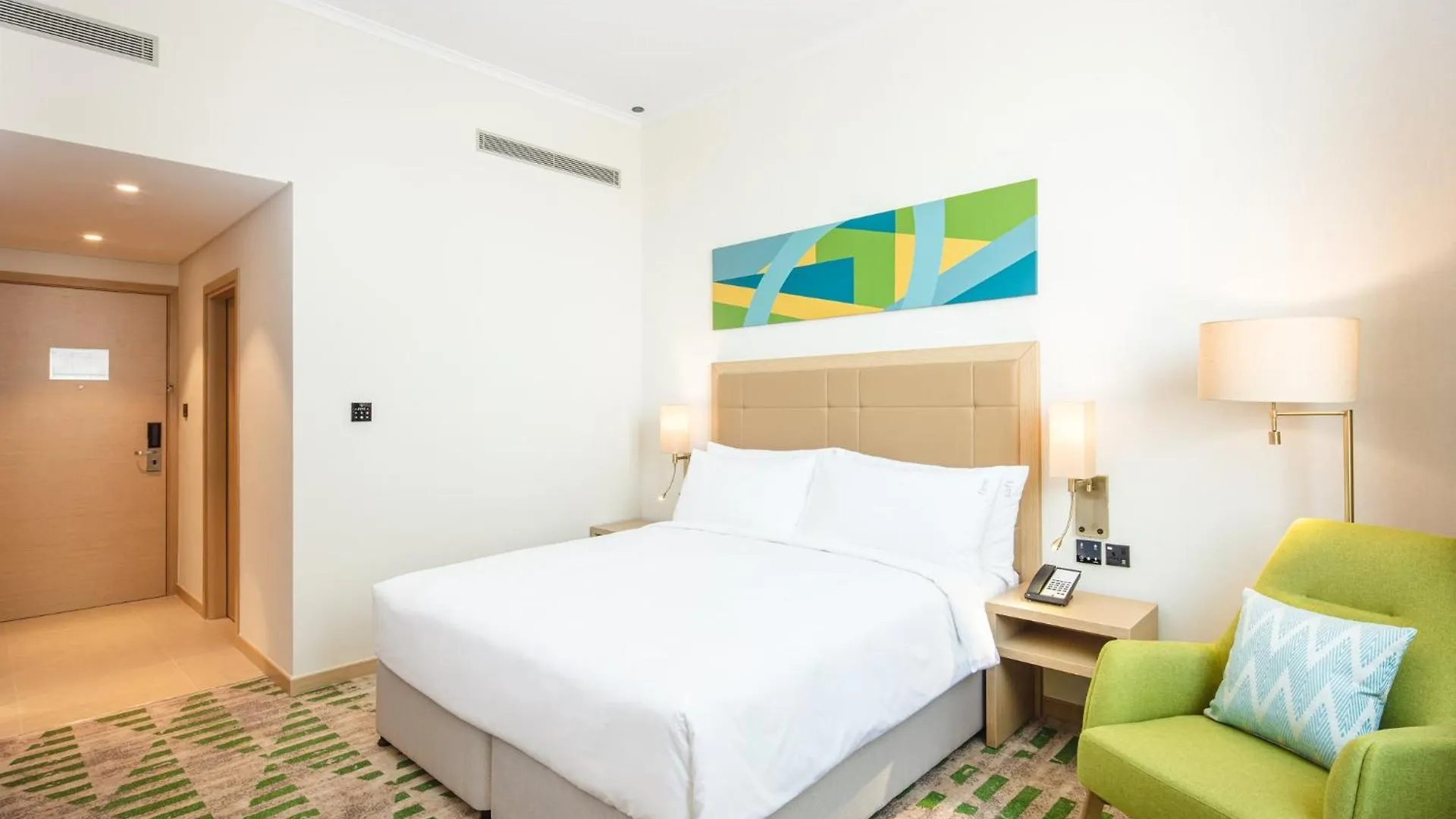 Holiday Inn & Suites - Dubai Science Park, An Ihg Hotel 4*,