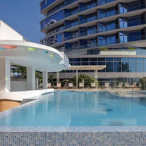 فندق Hilton Creek & Residences, دبي