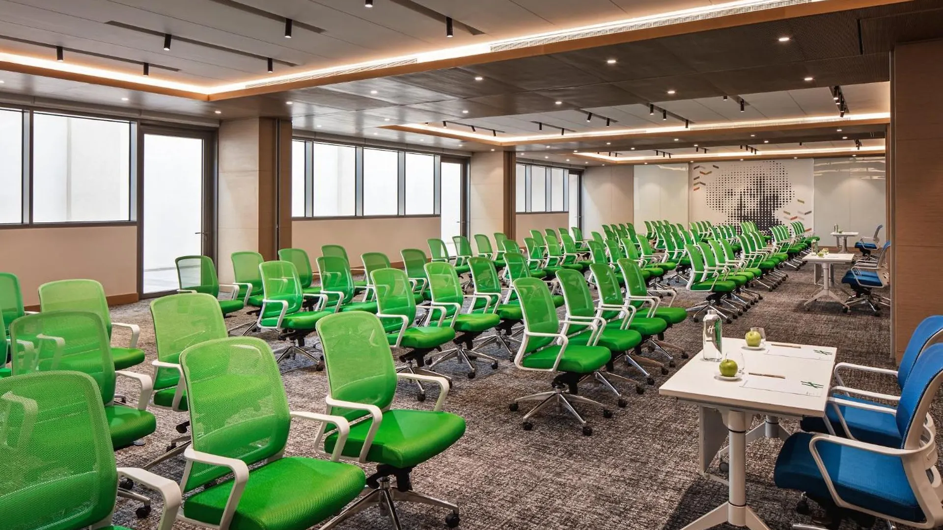 Holiday Inn & Suites - Dubai Science Park By Ihg