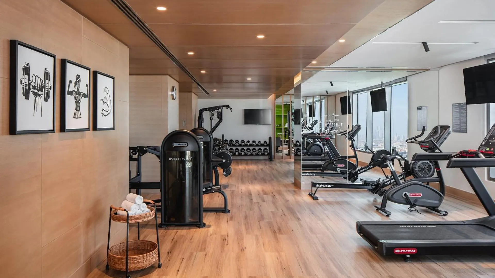 Holiday Inn & Suites - Dubai Science Park By Ihg Hotel